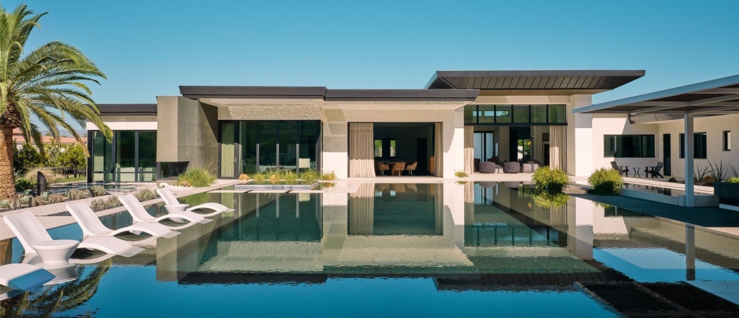 House Tour: Μέσα στην προσωπική «όαση» του NBA star, Devin Booker