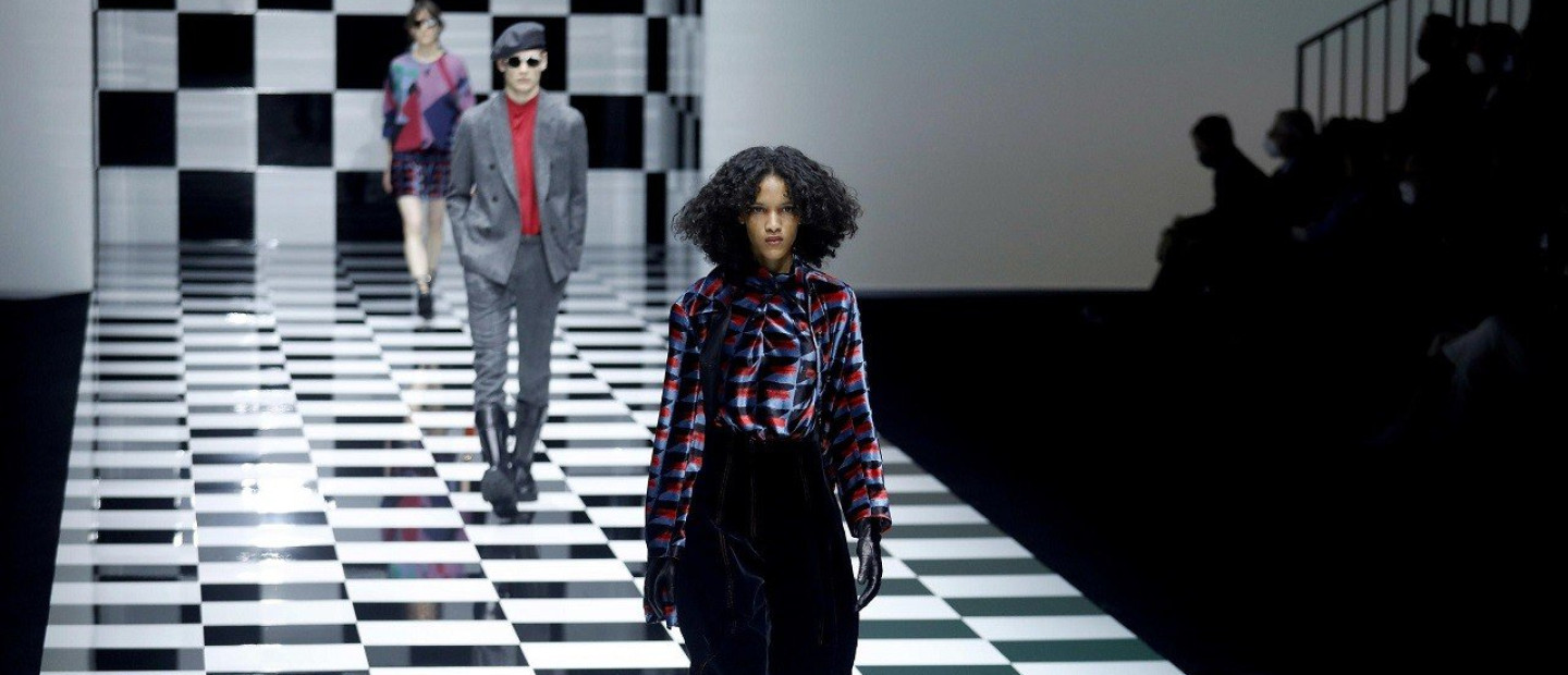Emporio Armani F/W 2022-2023: Ένα show-ωδή στη διαχρονική κομψότητα