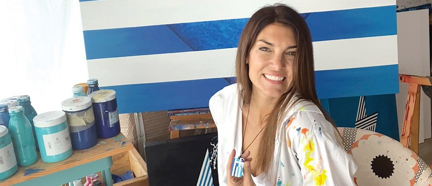 Μια νέα Ελλάδα «ξεπηδάει» μέσα από τις σελίδες του ολοκαίνουριου λευκώματος της Καρολίνας Ροβύθη