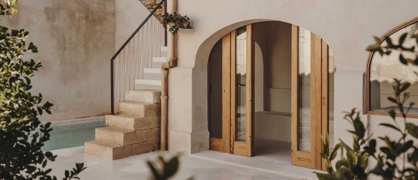 Μια nature-based κατοικία στην Ισπανία αναδεικνύει την έννοια του slow living