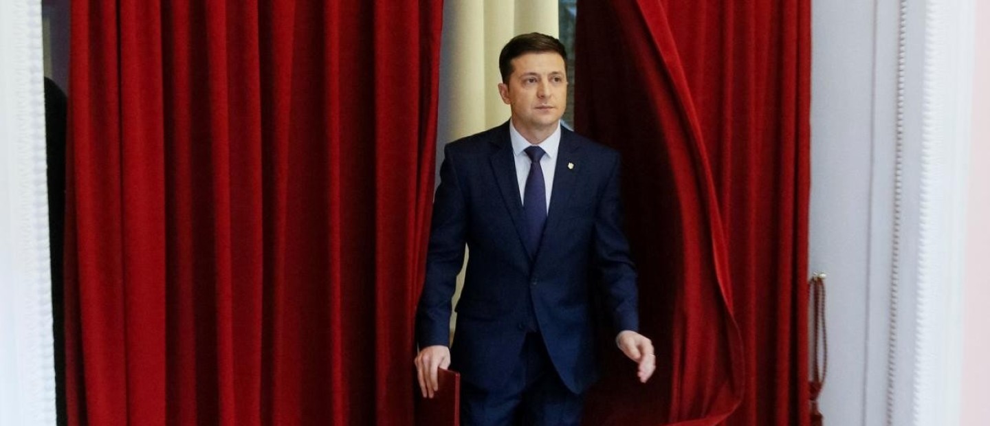 Volodymyr Zelensky: Ένας κωμικός που κρατάει όρθιο τον ουκρανικό λαό στην πιο δύσκολη μάχη