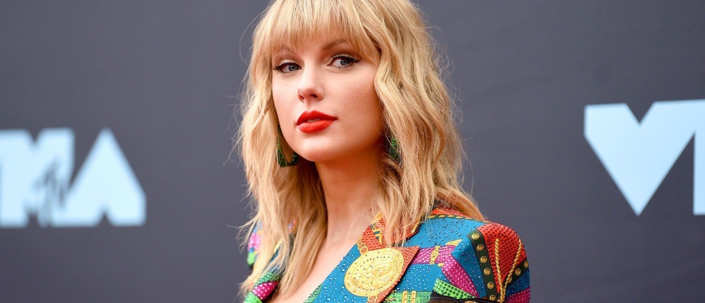 Αυτές είναι οι καλύτερες red carpet εμφανίσεις της Taylor Swift