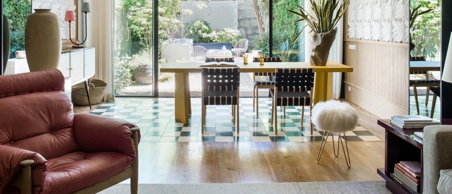 Ένα bright house στην Πορτογαλία γίνεται πηγή έμπνευσης για ανοιξιάτικη διακόσμηση
