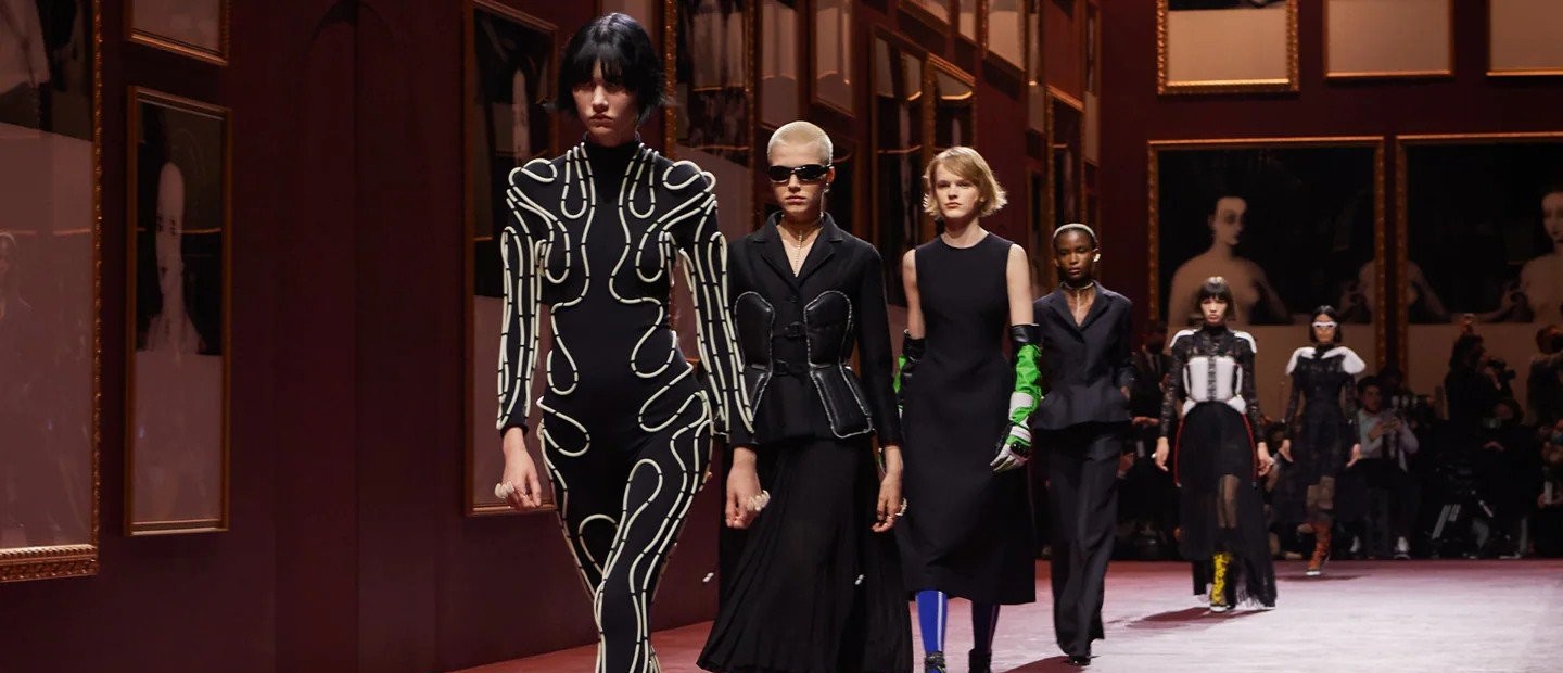 Dior Autumn/Winter 2022-2023: Όταν η τεχνολογία συναντά την παράδοση