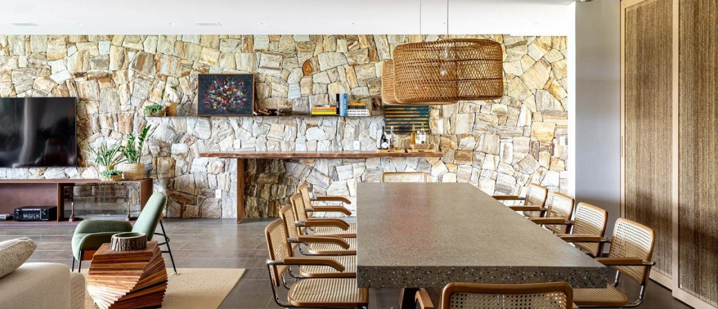 Down to earth: Πώς ένα vacation house εναρμονίζεται με το τροπικό σκηνικό τριγύρω του