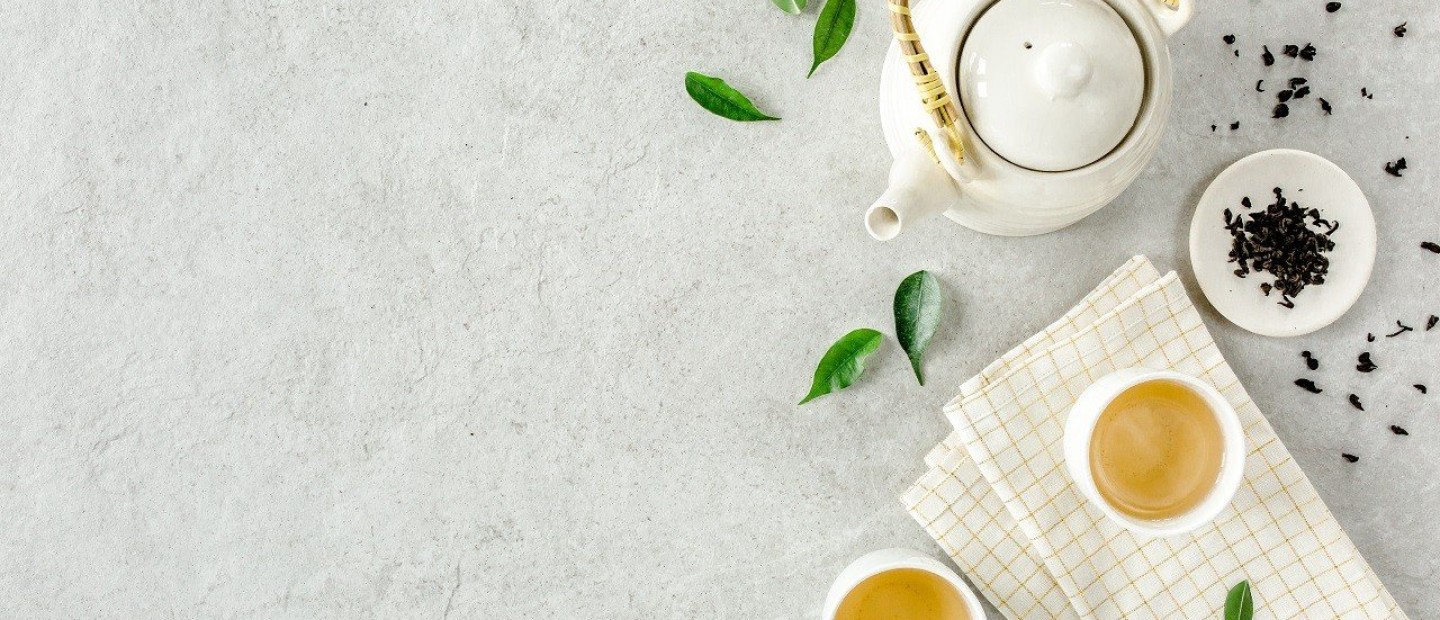 Tea Lovers: Οι επιλογές για γρήγορη αποτοξίνωση το πρωί