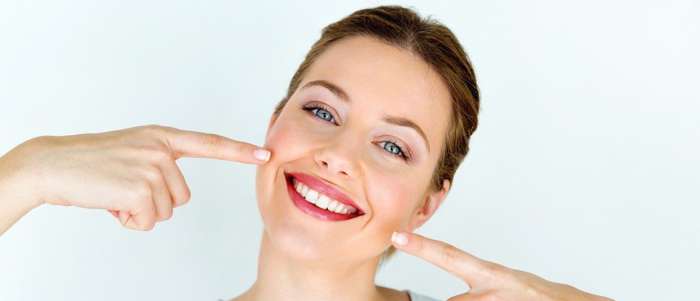 Shiny Smile: 5+1 τροφές για κατάλευκα δόντια με φυσικό τρόπο