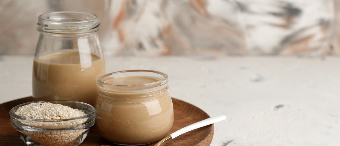 5 λόγοι που θα σας πείσουν να εντάξετε το ταχίνι στη διατροφή σας