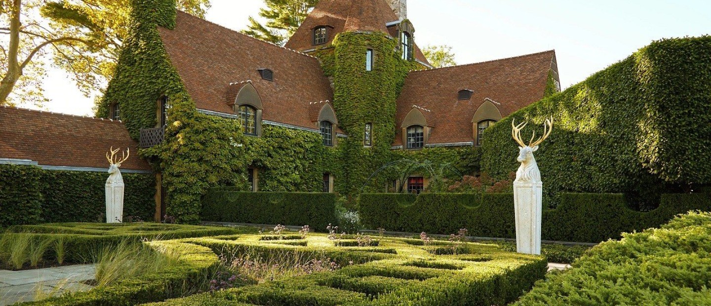 Real Estate: Μέσα στο ονειρικό castle-home όπου έζησε ο Tommy Hilfiger στο Connecticut 