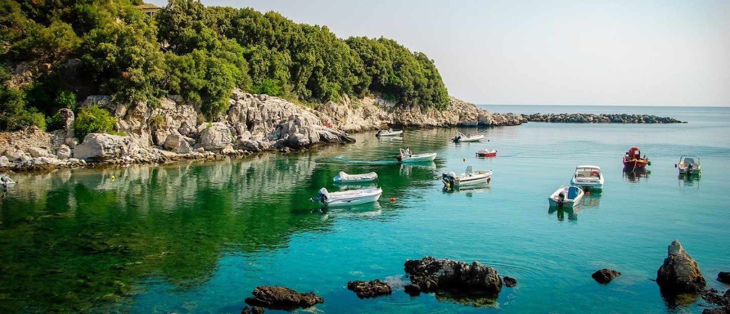 5 παραθαλάσσιοι προορισμοί για να αποδράσετε το τριήμερο της Πρωτομαγιάς