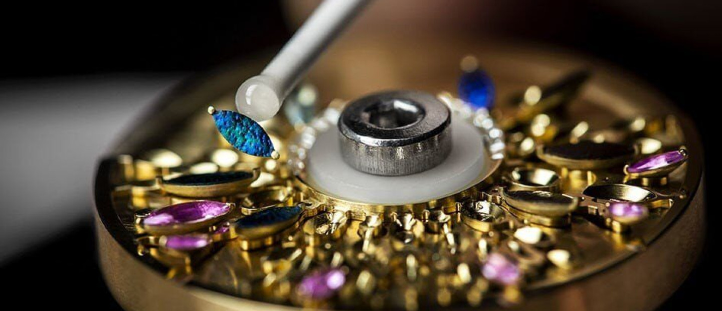 Dior Timepiece: Στο backstage της κατασκευής του luxurious ρολογιού «Grand Bal de Printemps»