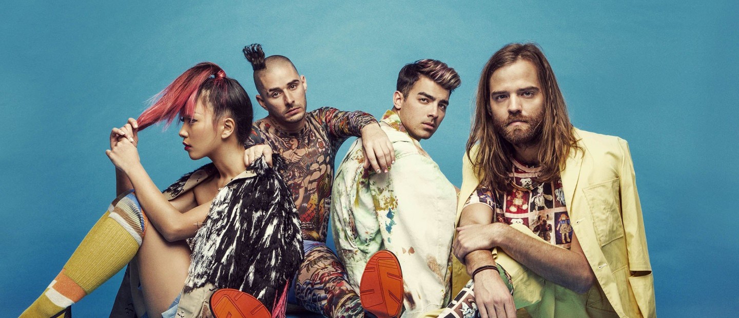  DNCE: Ένα friendship test τους προ(σ)καλεί σε ειλικρινείς απαντήσεις 