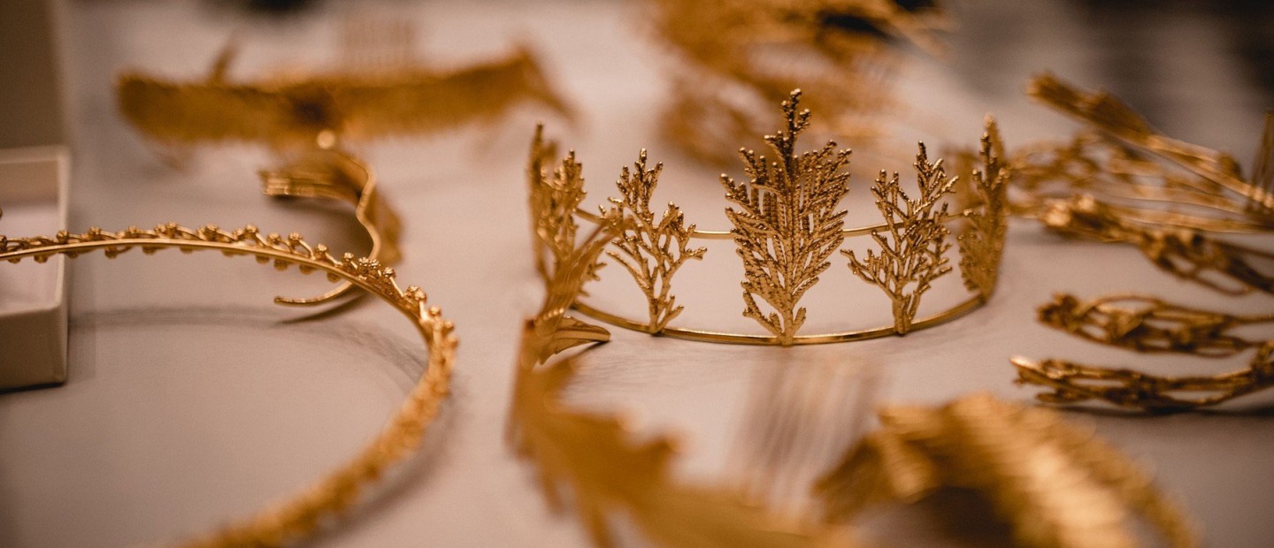 «Μια Ελλάδα κόσμημα»: Τα iconic ελληνικά jewelry brands που έχουν αφήσει το στίγμα τους στην ιστορία 