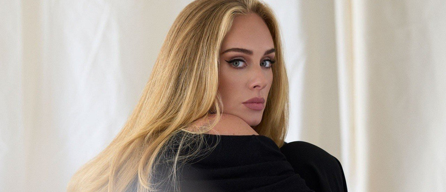 Η Adele ανατρέχει στις πιο iconic στιγμές της πορείας της