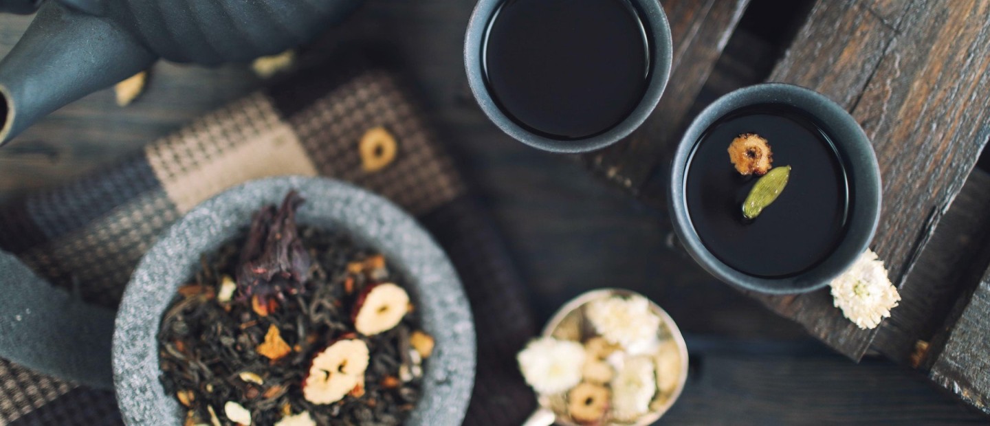 Πράσινο τσάι ή black coffee: Τι είναι καλύτερο για την απώλεια βάρους;