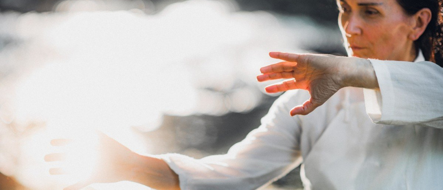 Qigong: Όλα όσα χρειάζεται να μάθουμε για να αναπτύξουμε την ζωτική μας ενέργεια