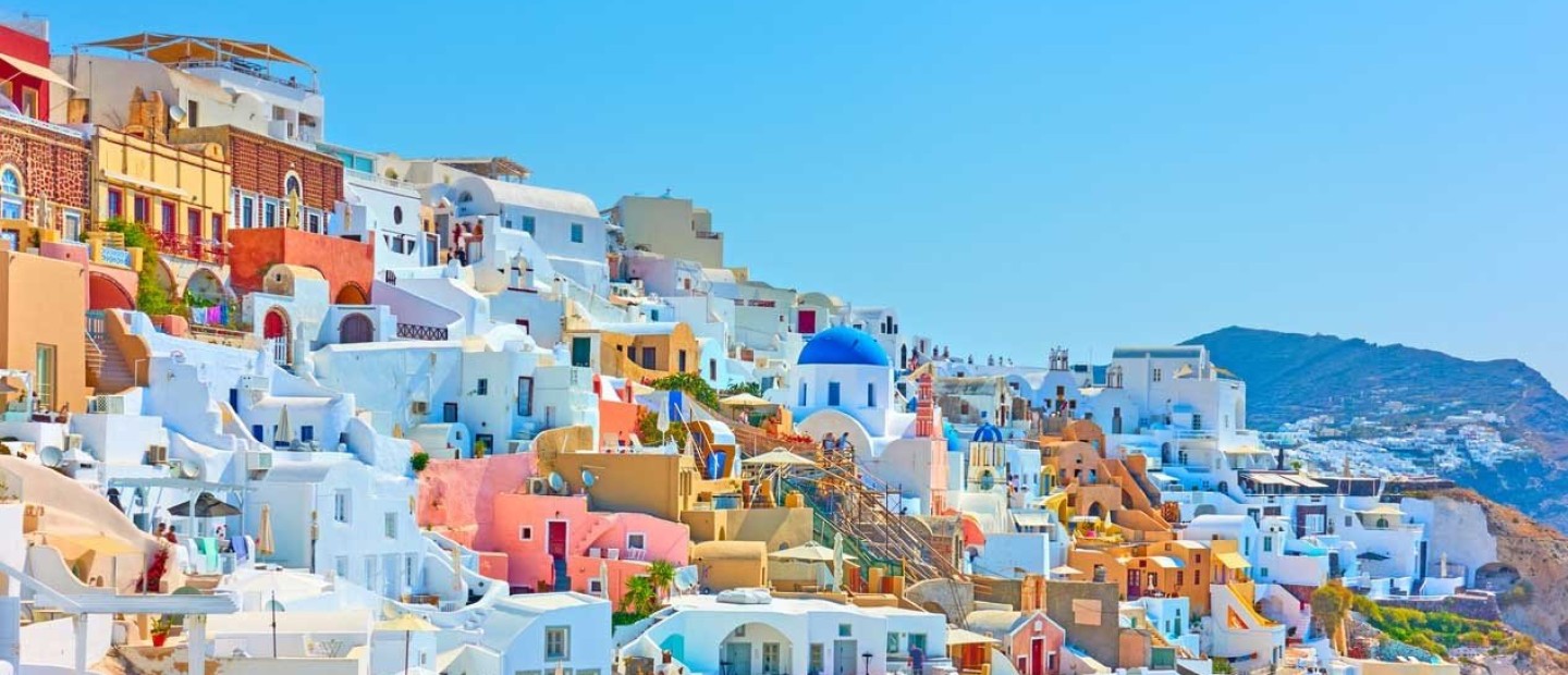 Greek magic: Πώς να κάνετε το σωστό island hopping σύμφωνα με μία travel vlogger με περισσότερους από 60k subscribers