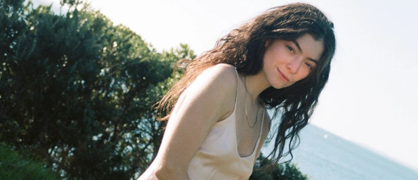 Oceanic Feeling: Ακούστε το νέο τραγούδι της Lorde