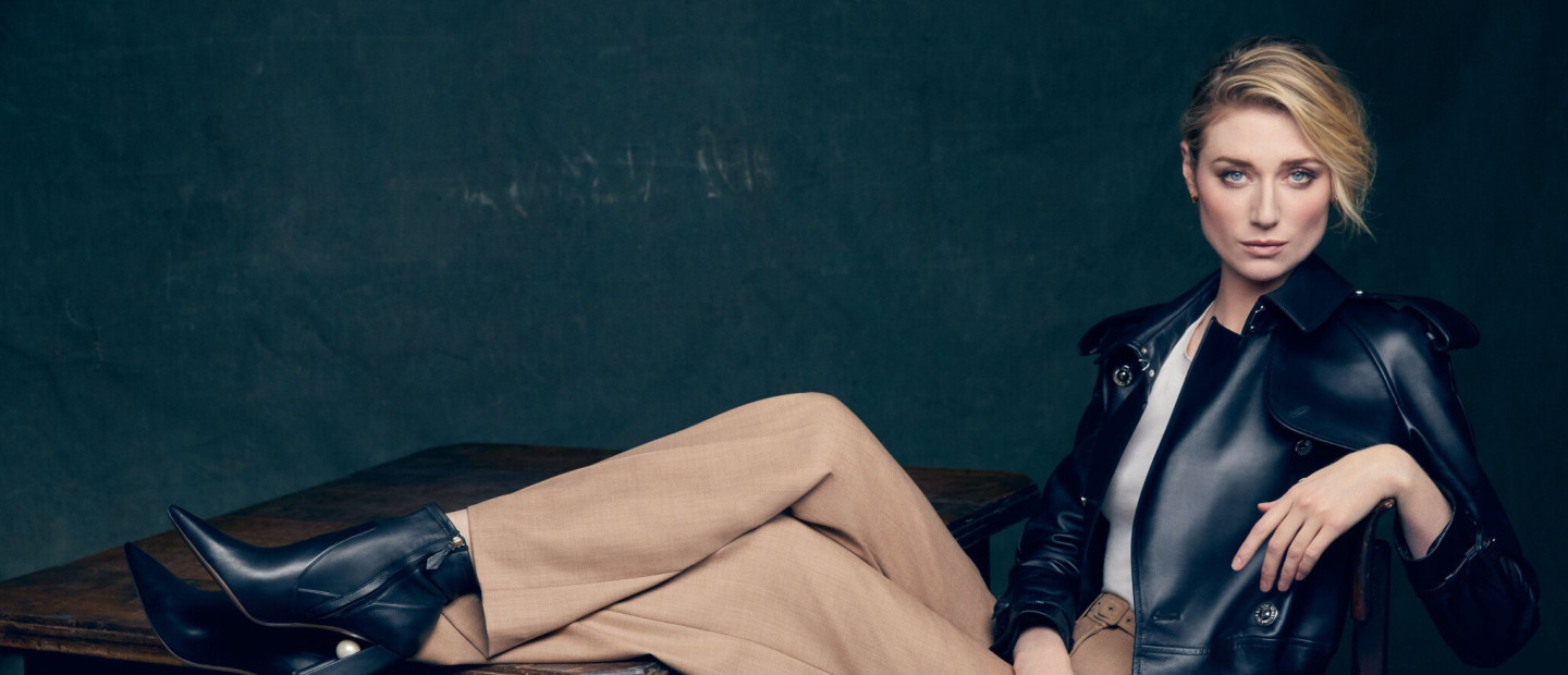In my Lady: Η Elizabeth Debicki μας δείχνει τι έχει μέσα στη Dior τσάντα της 