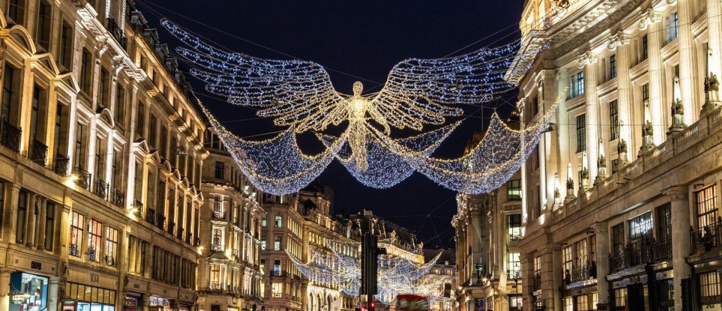 Christmas lights 2022: Οι ευρωπαϊκές πόλεις υποδέχονται τα Χριστούγεννα με τον πιο φωτεινό τρόπο