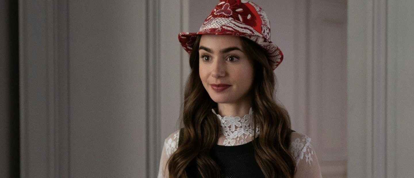 Γιατί η Emily in Paris έγινε το απόλυτο fashion icon; 