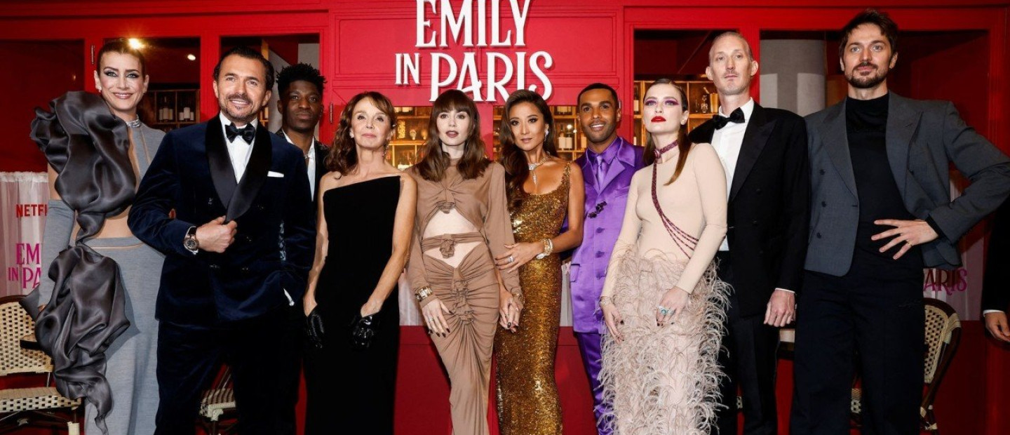 Emily in Paris: Oι εντυπωσιακές εμφανίσεις του cast που ξεχώρισαν στην πρώτη παγκόσμια πρεμιέρα 