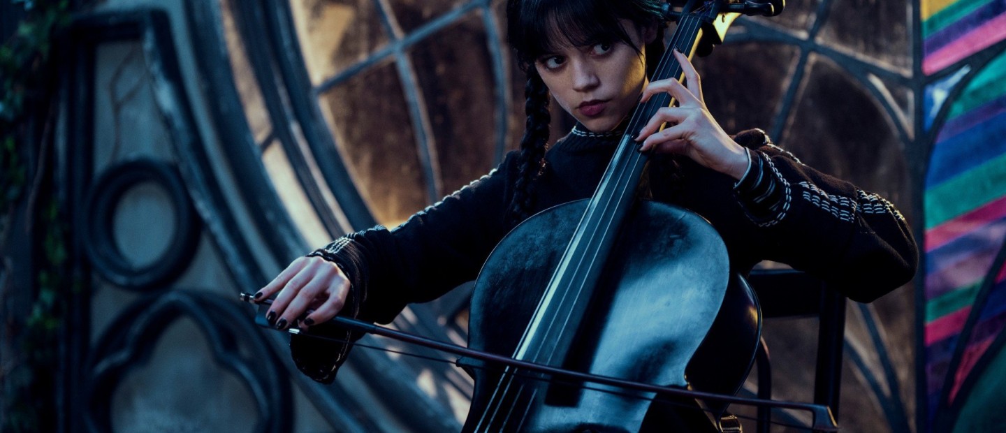 H αγαπητή Wednesday, Jenna Ortega, αποκαλύπτει τις λεπτομέρειες της πρώτης της ημέρας στο πλατό