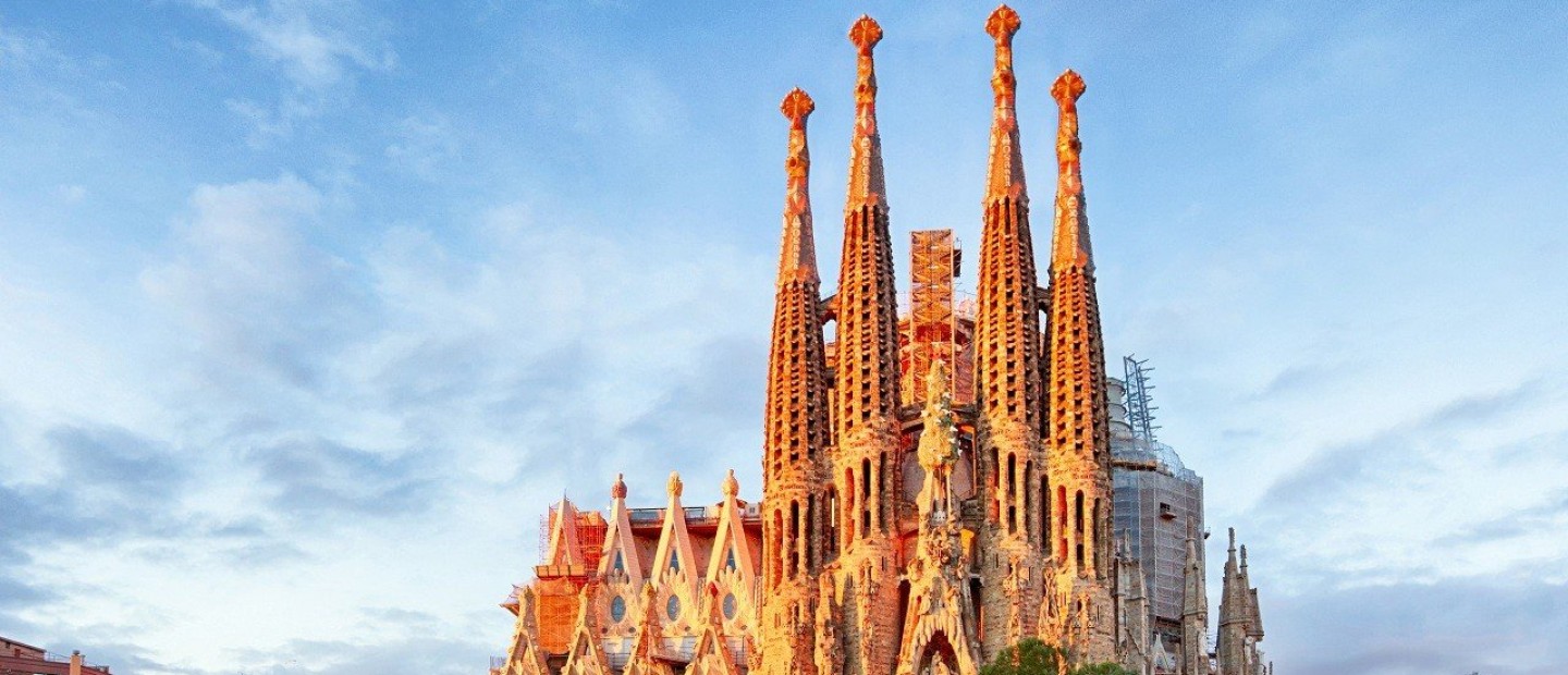 La Sagrada Familia: Το αριστούργημα του Gaudí ολοκληρώνεται μετά από σχεδόν 1,5 αιώνα 
