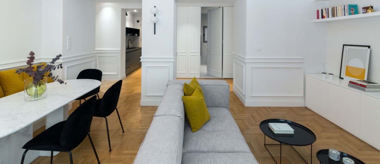 Ένα ευρηματικό διαμέρισμα στο Κολωνάκι που καταφέρνει και χωράει τα πάντα 