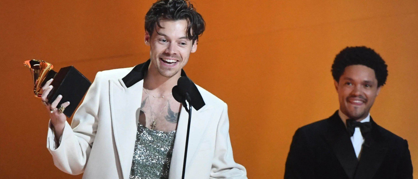 Harry Styles: Παρακολουθήστε την breathtaking εμφάνισή του στα Grammys 2023