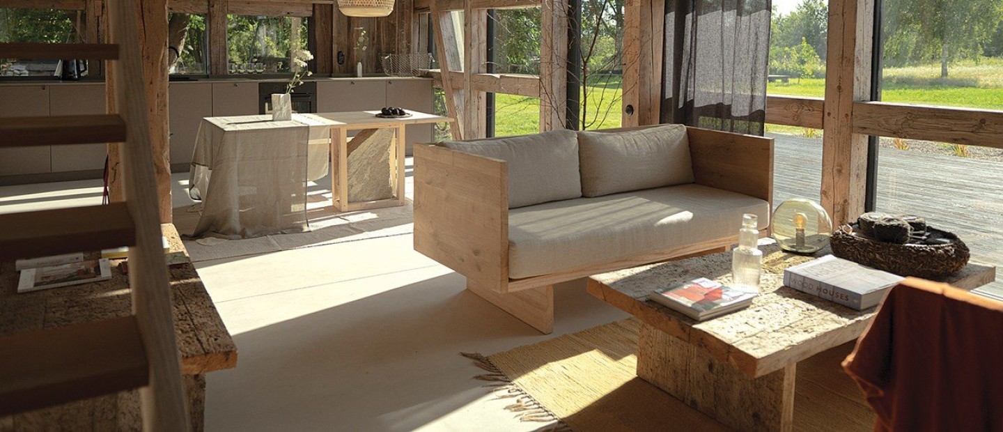 Μια ξύλινη κατοικία με φόντο τις όχθες του ποταμού Βιστούλα ﻿στην Πολωνία γίνεται ένα ονειρικό καταφύγιο μέσα στη φύση