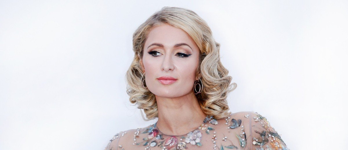 Paris Hilton: Κάνει μαζί μας flashback στις πιο εμβληματικές της εμφανίσεις