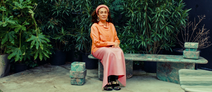 The world of Nina Yashar: Η καταξιωμένη gallerist που έχει συμβάλει καθοριστικά στη διεθνή ανάδειξη του collectible design μέσα από τη Nilufar Gallery στο Μιλάνο
