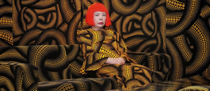Yayoi Kusama 1929 - 2026: Η γυναίκα που μετέτρεψε το άπειρο σε τέχνη