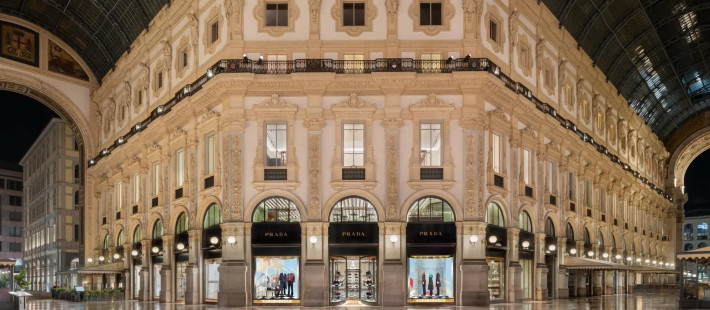 Prada Galleria: Το νέο fashion universe της Prada στο Μιλάνο συνδυάζει μόδα, τέχνη, design, γαστρονομία και ιστορία