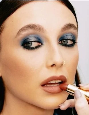 Icy Blue Eyshadow: Επέστρεψε και είναι πιο cool από ποτέ