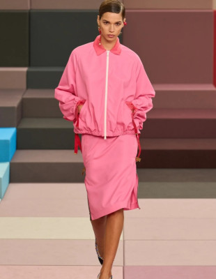 Οι πιο hot τάσεις στα outerwear της άνοιξης, σύμφωνα με τις πασαρέλες