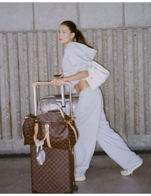 In-flight skincare: Τι χρειάζεται πραγματικά η επιδερμίδα μας σε μία πτήση;