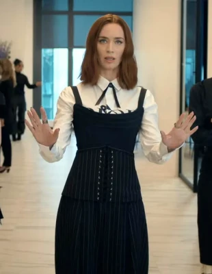 Η Emily Blunt ανατρέχει στα outfits του The Devil Wears Prada