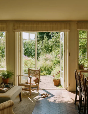 Ένα αυθεντικό cottage στο Richmond που αποθεώνει το vintage design και τη φυσική αρμονία