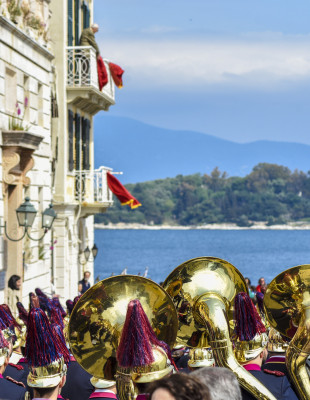 Τα πιο ιδιαίτερα πασχαλινά έθιμα ανά τη χώρα, από την ηπειρωτική Ελλάδα μέχρι τα νησιά