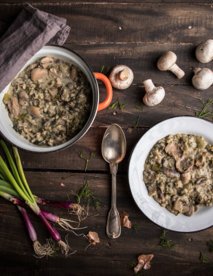 Οι 3+1 παραλλαγές της μαγειρίτσας που μπορείτε να δοκιμάσετε το φετινό Πάσχα