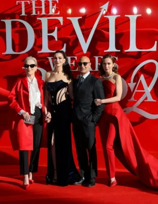 Devil Wears Prada 2: Οι εντυπωσιακές εμφανίσεις των πρωταγωνιστών στο κόκκινο χαλί στην πρεμιέρα στο Λονδίνο