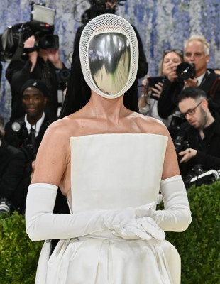Μόδα ή Τέχνη; Το Met Gala 2026 ολοκληρώθηκε και προκάλεσε για άλλη μια φορά παγκόσμιο διάλογο