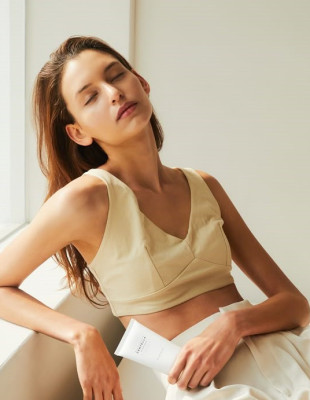 Το ξέρατε ότι μπορείτε να φτιάξετε μόνες σας έναν ορό αντιγήρανσης με ένα συστατικό-κλειδί;