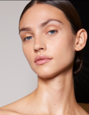 Η καινούρια ιδιαίτερη τάση στο makeup που πείθει ακόμη και τα clean girls να τη δοκιμάσουν