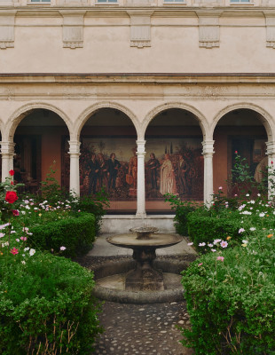 Gucci Memoria: Ο Demna παρουσιάζει στο Fuorisalone μια έκθεση για τα 105 χρόνια ιστορίας του οίκου