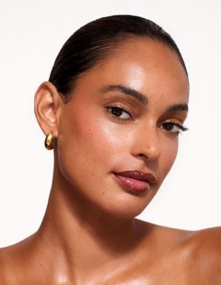 Ποιον τύπο bronzer πρέπει να επιλέξετε τώρα για ένα summer-ready look;