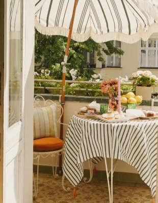 Summer Days: Ο απόλυτος οδηγός για να καθαρίσετε και να οργανώσετε σωστά το μπαλκόνι σας μετά τον χειμώνα