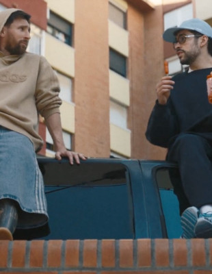 Backyard Legends: Bad Bunny, Timothée Chalamet, Messi και άλλοι αστέρες στη νέα διαφήμιση της Adidas